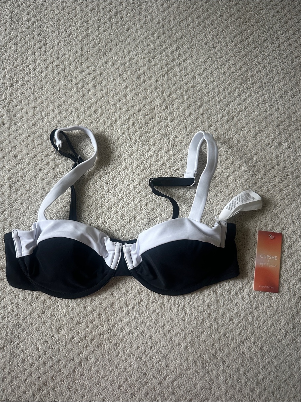 Cupshe Black and White Underwire Bikini Top